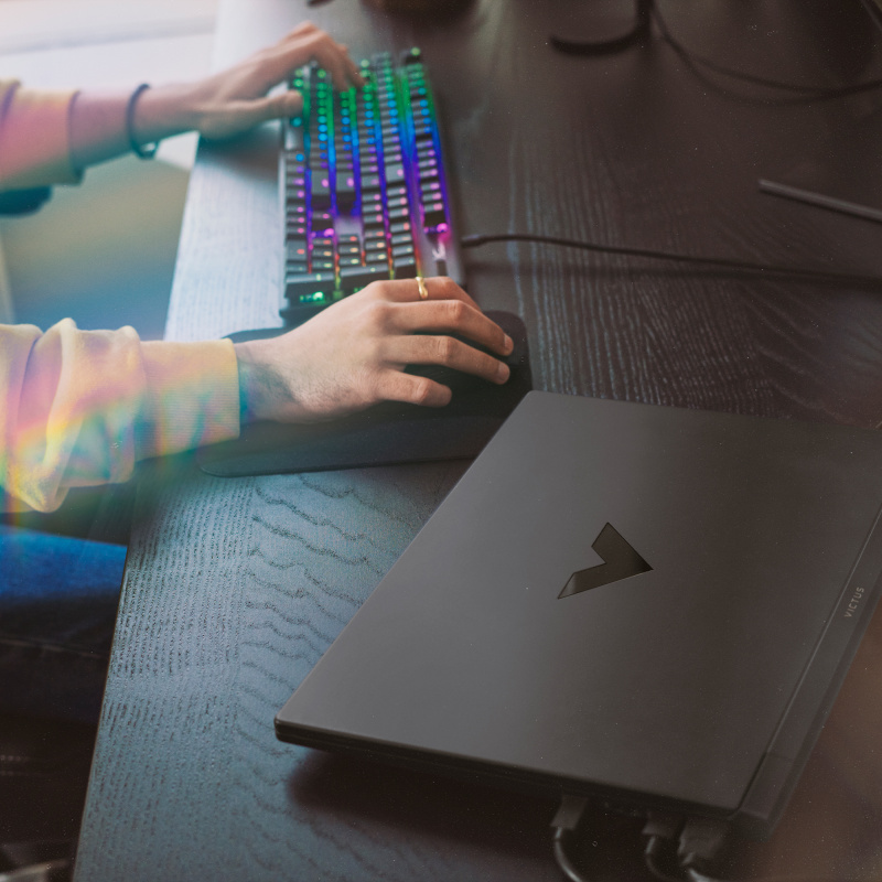 HP Victus Gaming Victus 15-fa0026nf Intel® Core™ i5 i5-12450H Ordinateur portable 39,6 cm (15.6") Full HD 16 Go DDR4-SDRAM 512 Go SSD NVIDIA GeForce RTX 3050 Wi-Fi 6 (802.11ax) Windows 11 Home Noir