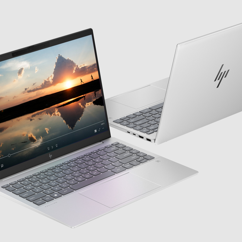 HP Pavilion Plus 14-ew1006nf Intel Core Ultra 7 155H Ordinateur portable 35,6 cm (14") 3K 32 Go LPDDR5x-SDRAM 512 Go SSD Wi-Fi 6E (802.11ax) Windows 11 Home AI PC Argent