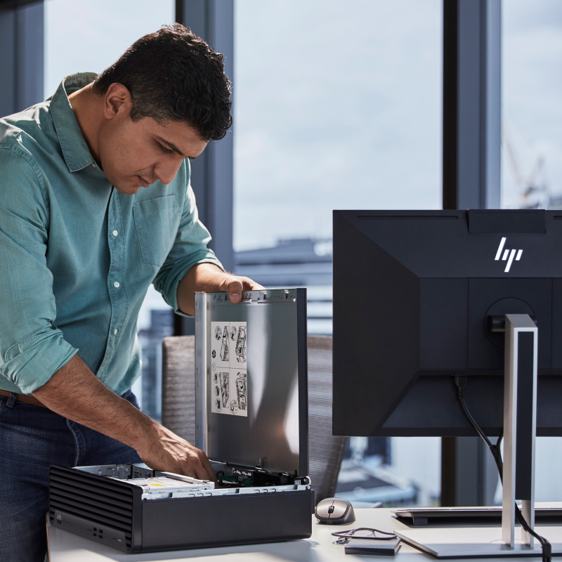 HP Elite SFF 800 G9 Desktop PC Intel® Core™ i7 i7-13700 16 Go DDR5-SDRAM 512 Go SSD Windows 11 Pro Noir