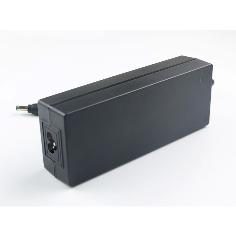 CoreParts MBXPA-AC0002 adaptateur de puissance & onduleur Intérieure 110 W Noir